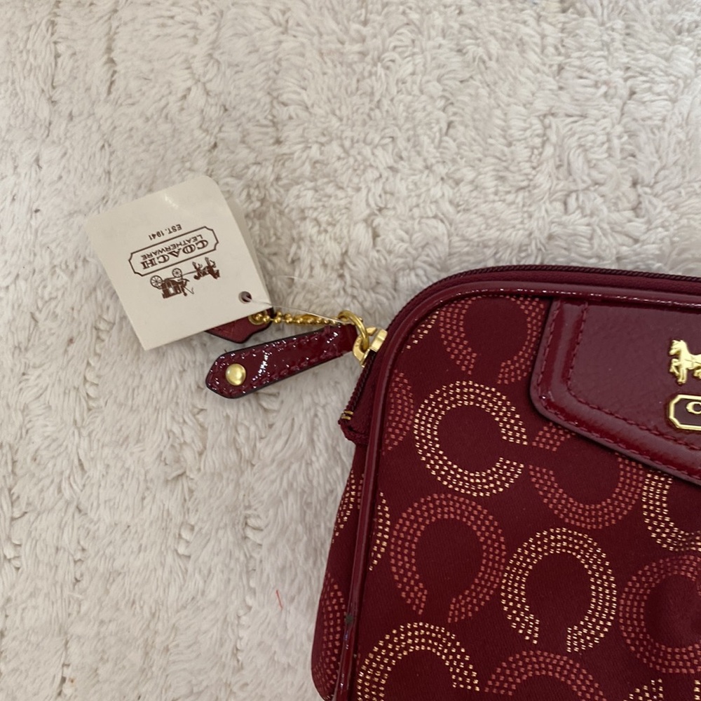 Coach - Picture 2 of 5